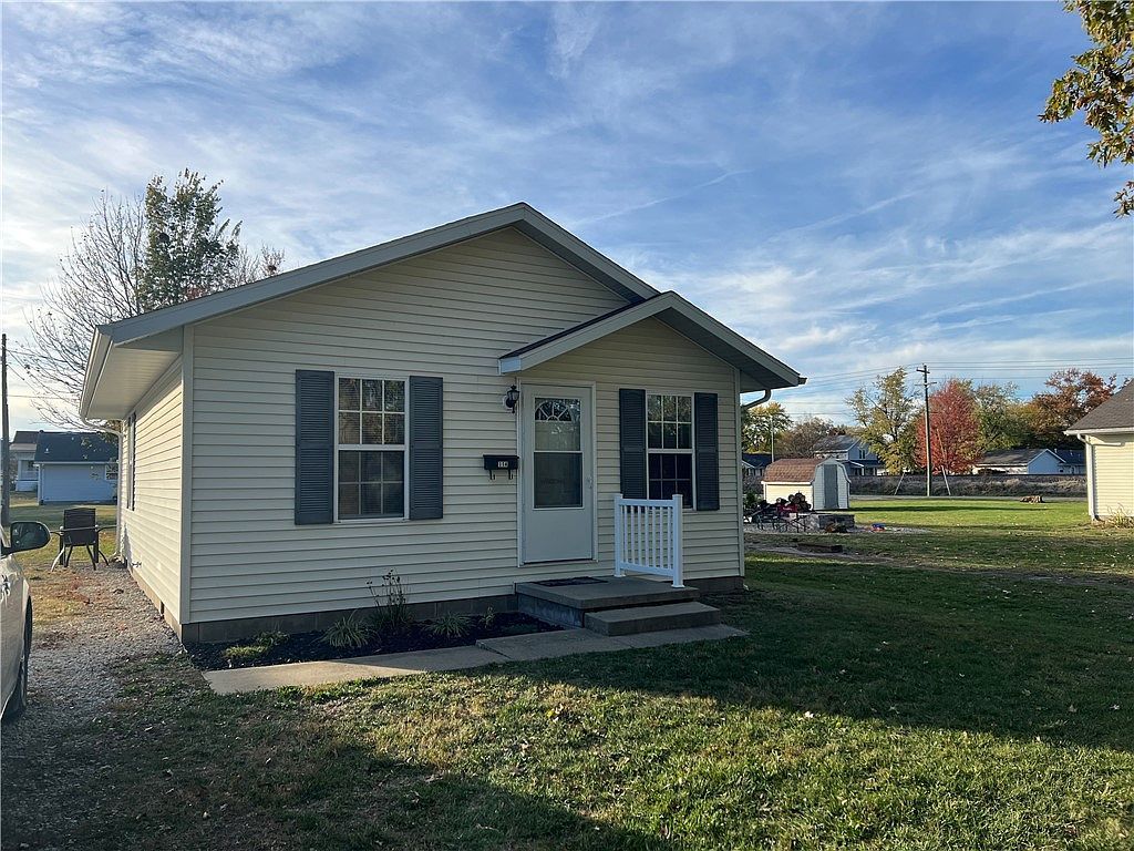 114 N Edwards St Altamont, IL 62411 - Thumbnail 3