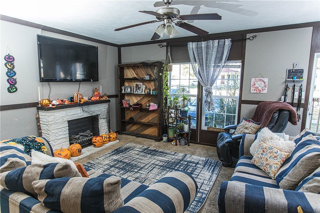 211 W South 2nd St Stewardson, IL 62463 - Thumbnail 3