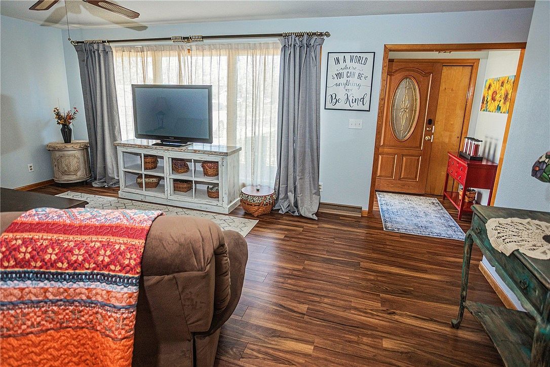 1202 Holiday Dr Effingham, IL 62401 - Thumbnail 3