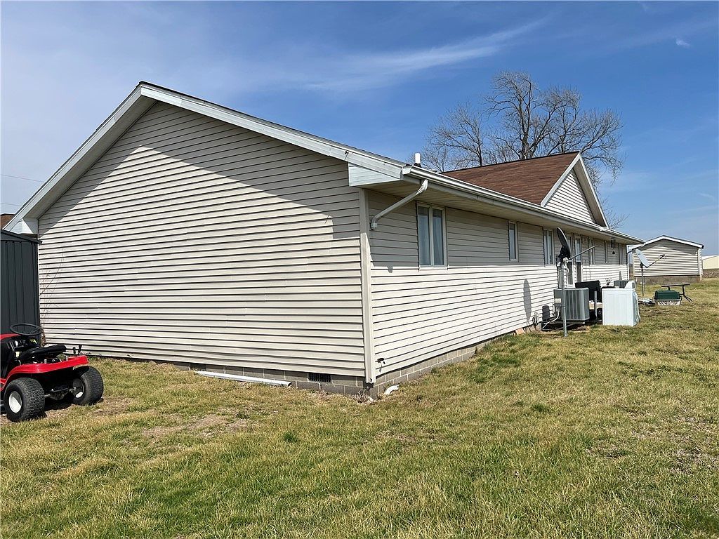 22654 County Road 1050 N Ashmore, IL 61912 - Thumbnail 3