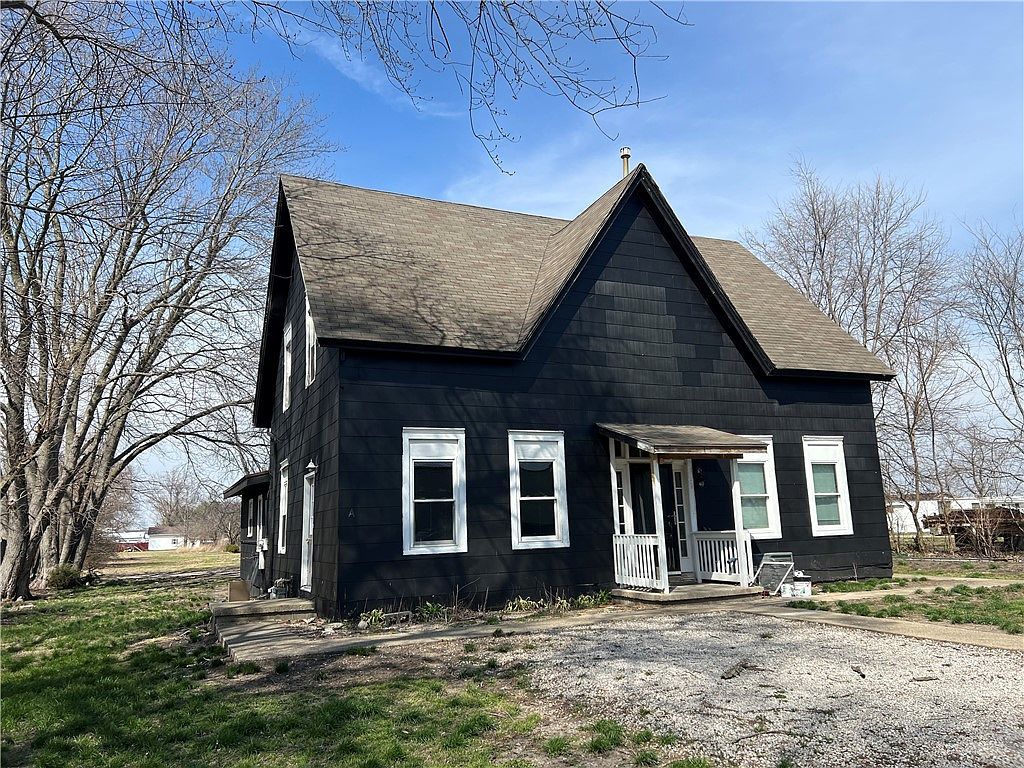 208 Poplar St Ashmore, IL 61912 - Thumbnail 3