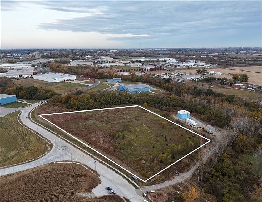 5917 Corporate Dr Saint Joseph, MO 64507 - Thumbnail 3