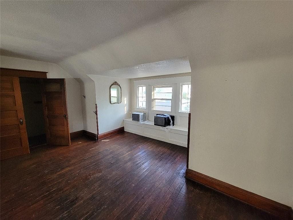 210 Illinois Ave Saint Joseph, MO 64504 - Thumbnail 3