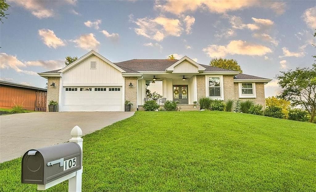 105 Summit Dr Wathena, KS 66090 - Thumbnail 3