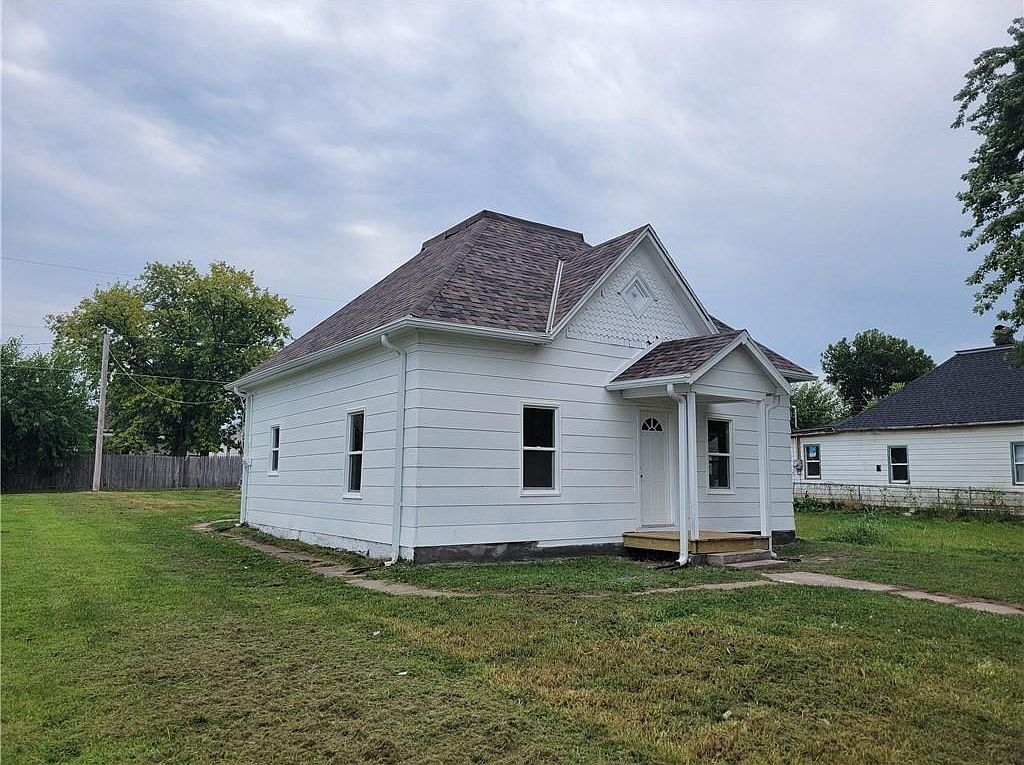 6211 Washington St Saint Joseph, MO 64504 - Thumbnail 3