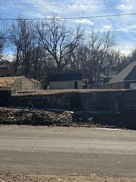 516 Blake St Saint Joseph, MO 64504 - Thumbnail 3