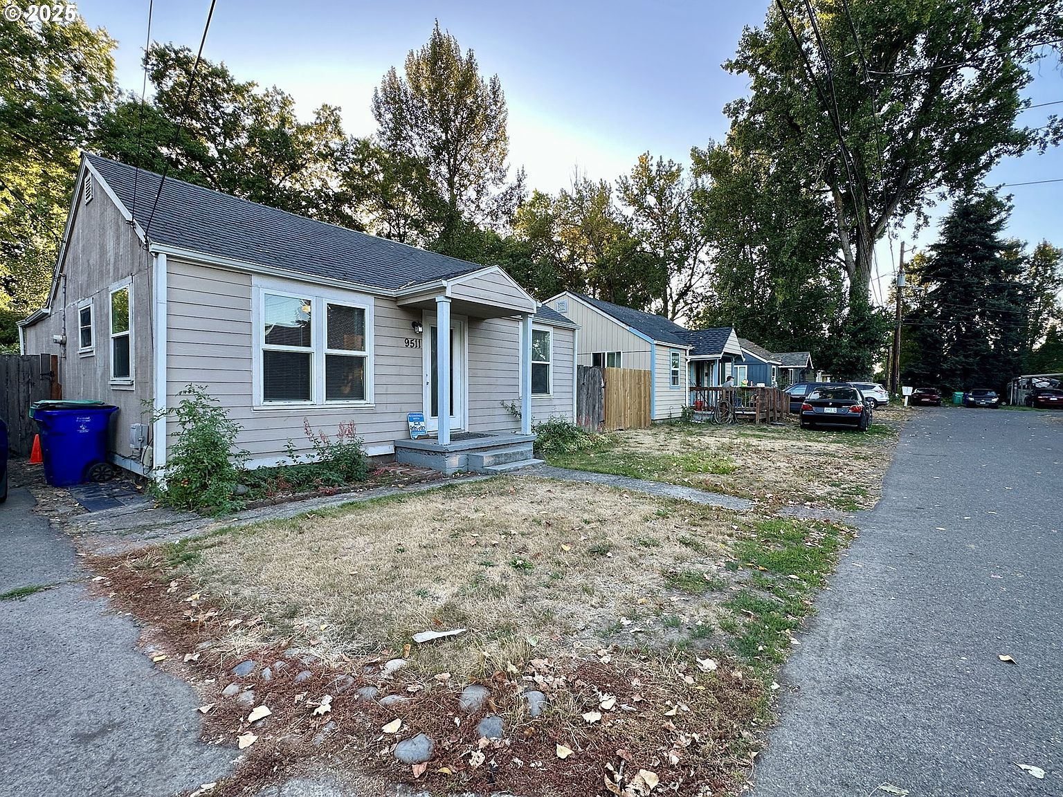 9511 NE Gertz Cir Portland, OR 97211 - Thumbnail 3