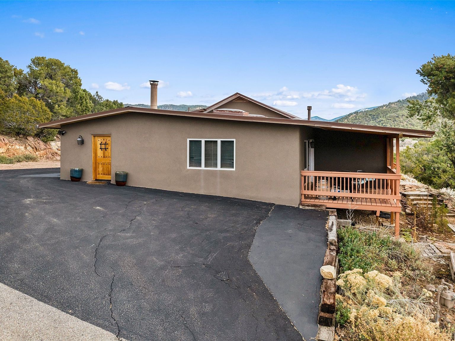 1661 Cerro Gordo Rd APT E Santa Fe, NM 87501 - Thumbnail 3