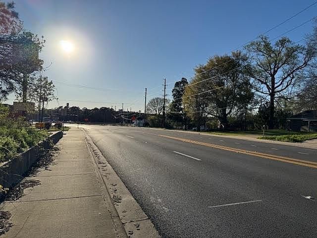 3117-3115 3107 Montgomery Rd Huntsville, TX 77340 - Thumbnail 3