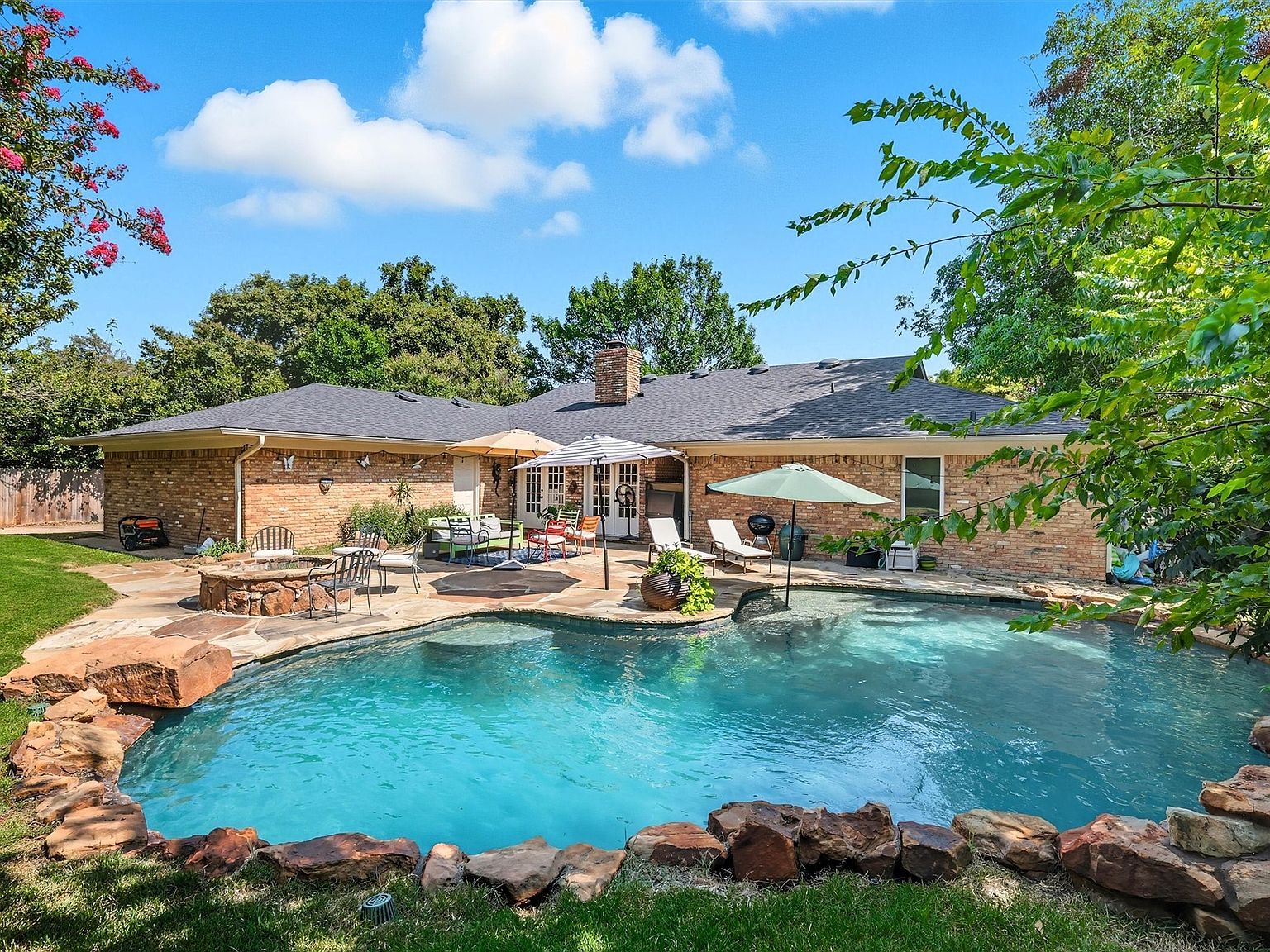 3904 Stonehenge Rd Fort Worth, TX 76109 - Thumbnail 3