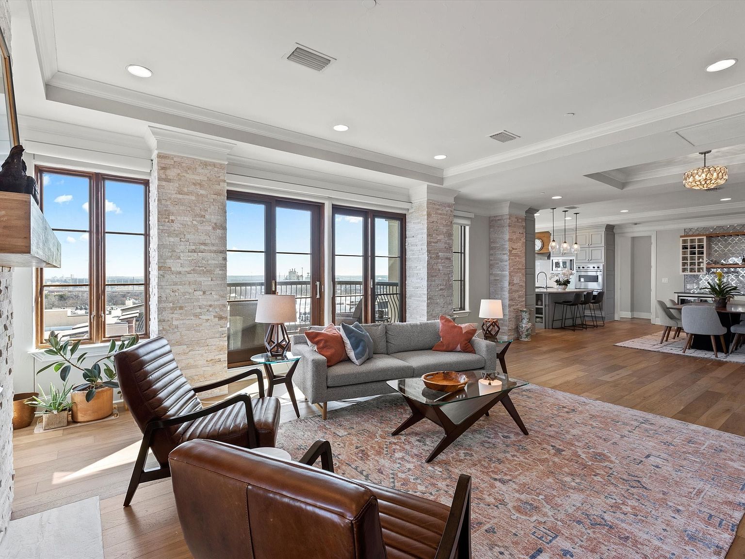 501 Samuels Ave APT 620 Fort Worth, TX 76102 - Thumbnail 3