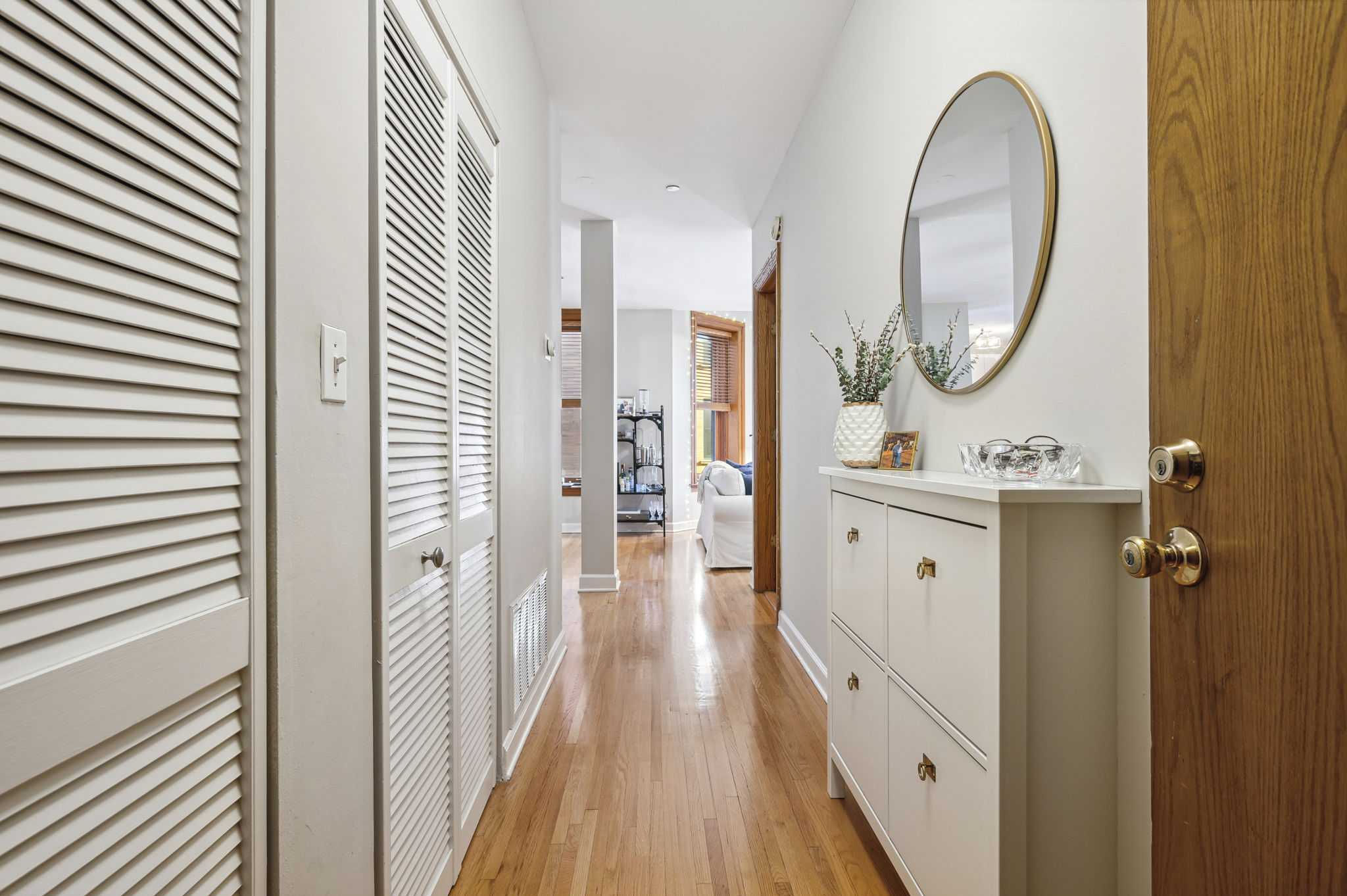 550 W Surf St unit 308, Chicago, IL 60657, USA - Thumbnail 3