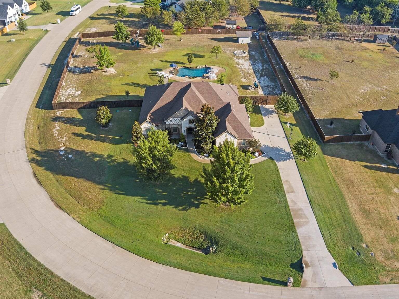 245 McKinley Cir Waxahachie, TX 75167 - Thumbnail 3