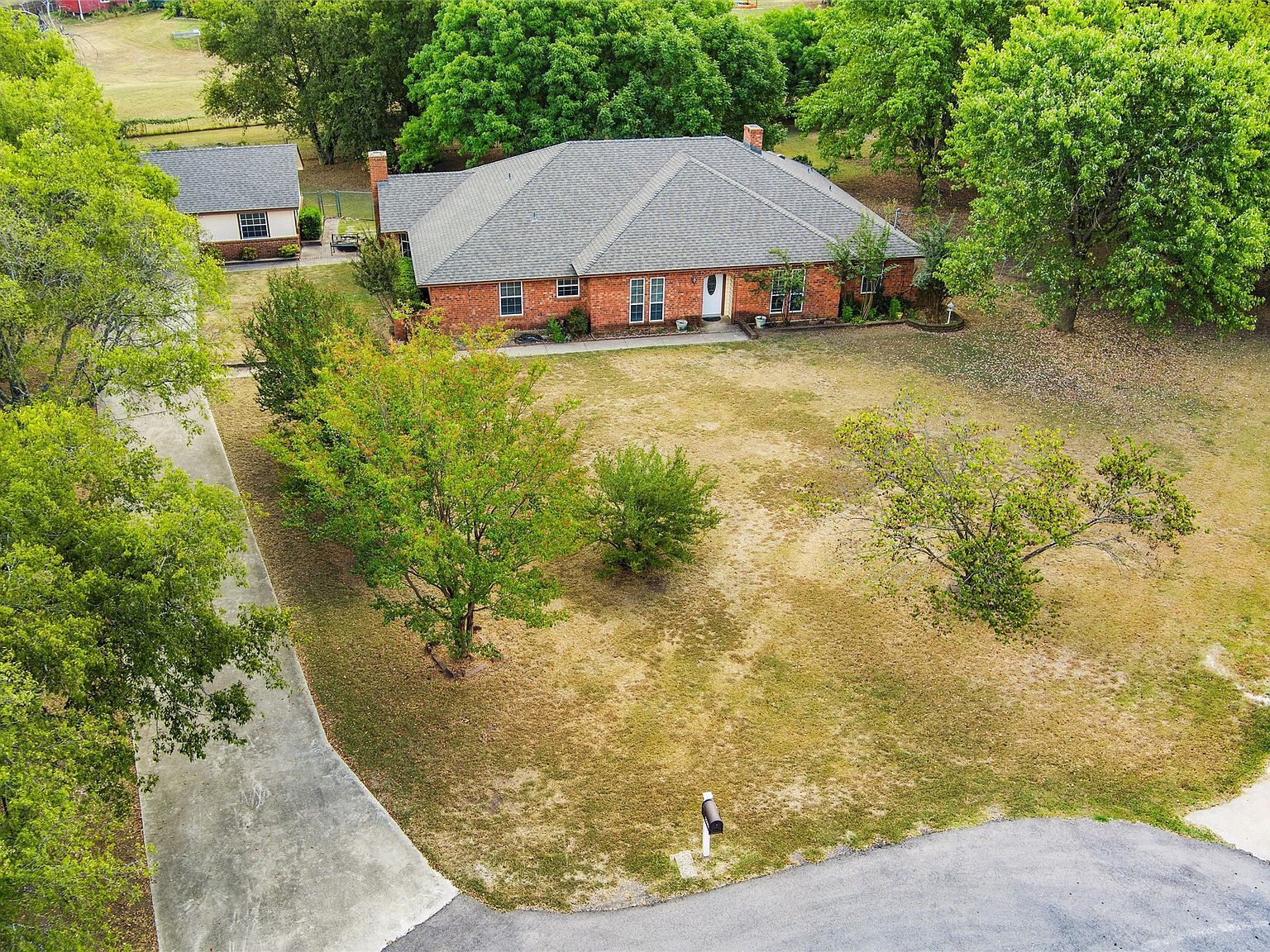 5030 Diamond Creek Dr Midlothian, TX 76065 - Thumbnail 3