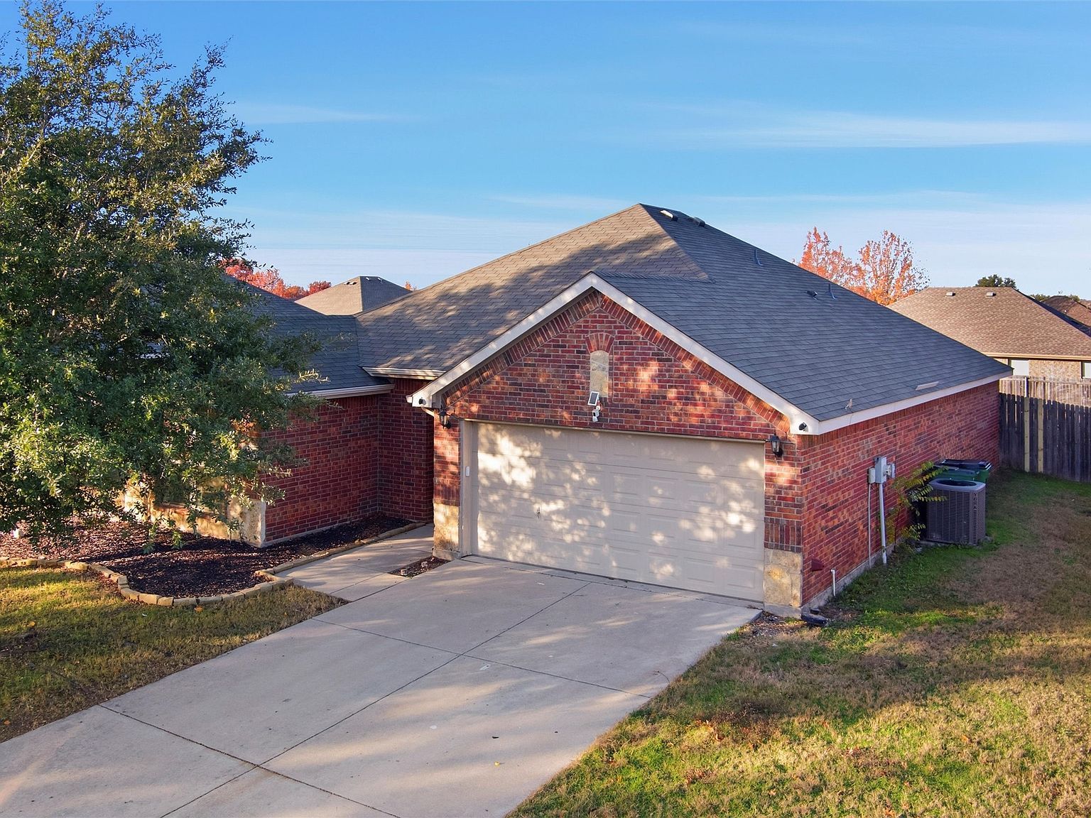 207 Commonwealth Cir Waxahachie, TX 75165 - Thumbnail 3