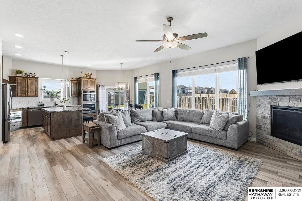 18606 George Miller Pkwy Elkhorn, NE 68022 - Thumbnail 3