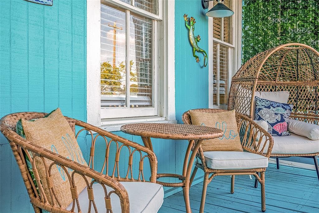 1208 Avenue K Galveston, TX 77550 - Thumbnail 3