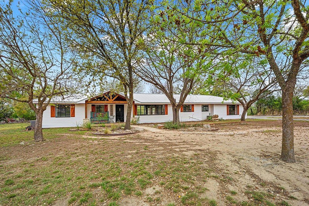 1094 Harper Rd Kerrville, TX 78028 - Thumbnail 3