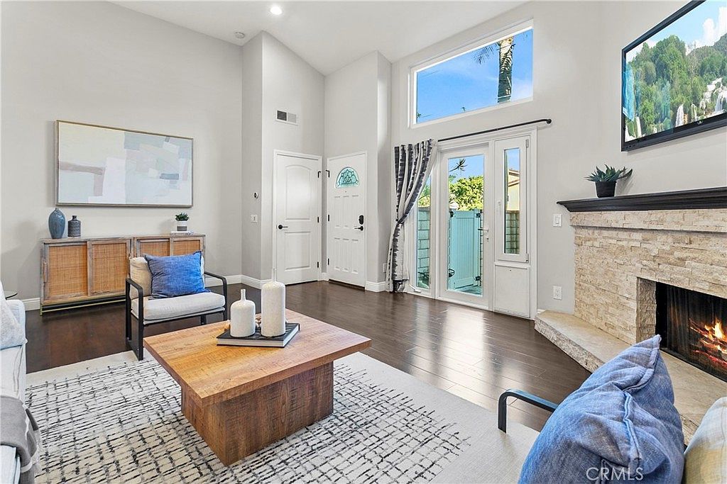 21066 Poolside Ln Huntington Beach, CA 92648 - Thumbnail 3