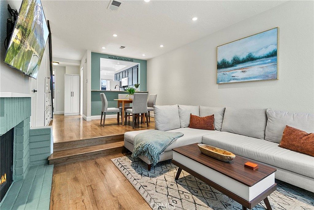 1083 Mesa Bluff Dr #13 Costa Mesa, CA 92627 - Thumbnail 3