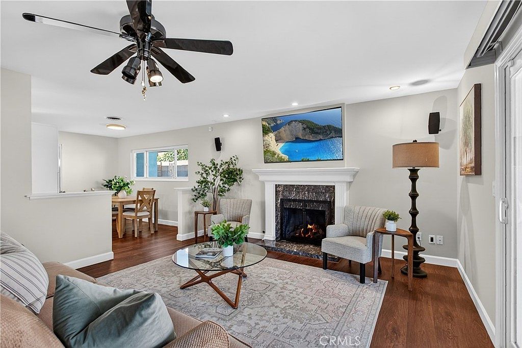 15312 Hanover Ln Huntington Beach, CA 92647 - Thumbnail 3