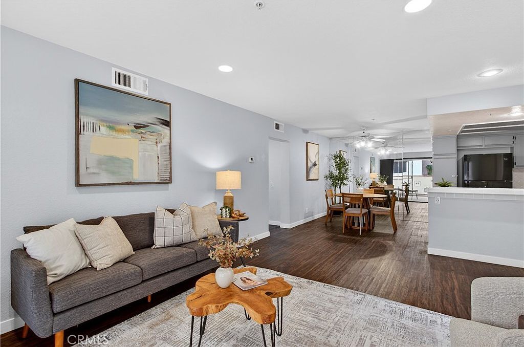 123 S Cross Creek Rd Unit A Orange, CA 92869 - Thumbnail 3