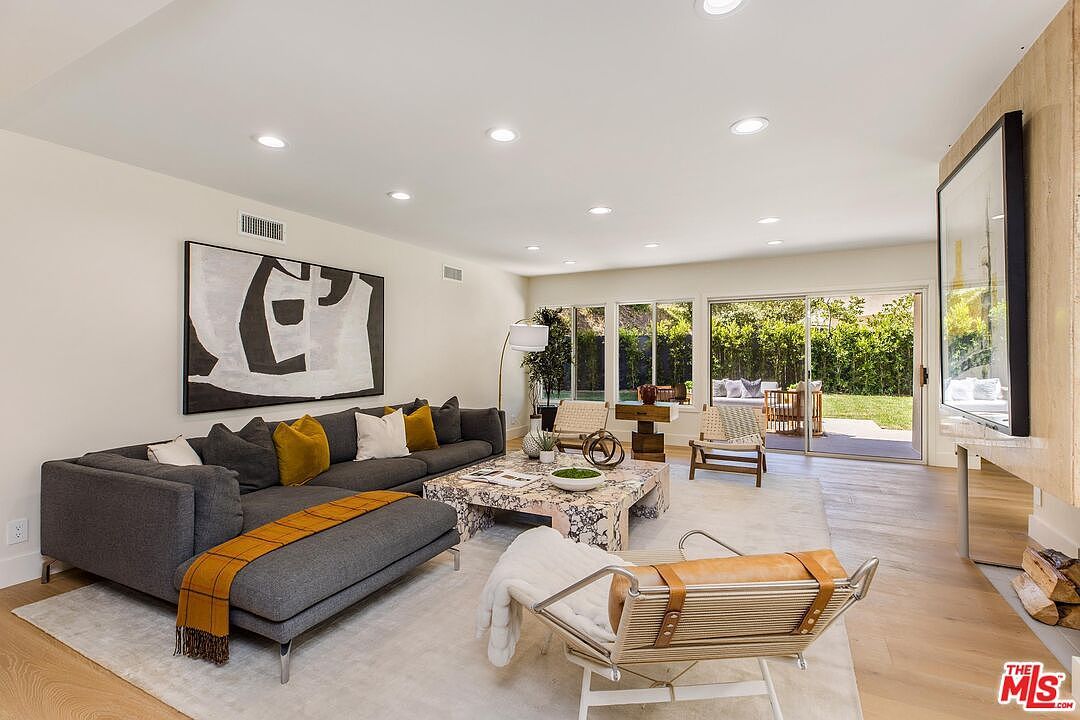 11518 Dona Dorotea Dr Studio City, CA 91604 - Thumbnail 3