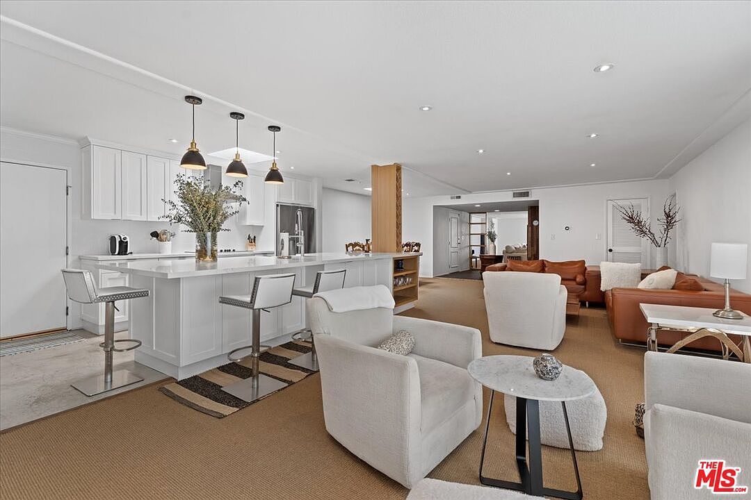 5050 Coldwater Canyon Ave APT 310 Sherman Oaks, CA 91423 - Thumbnail 3