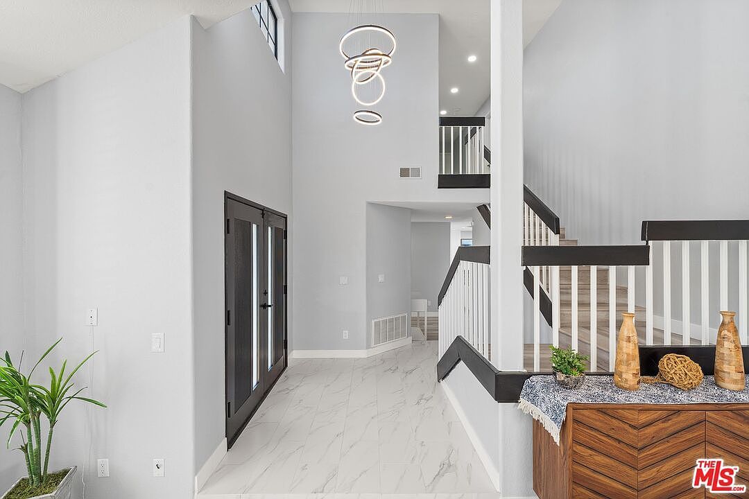 18251 Chase St Northridge, CA 91325 - Thumbnail 3