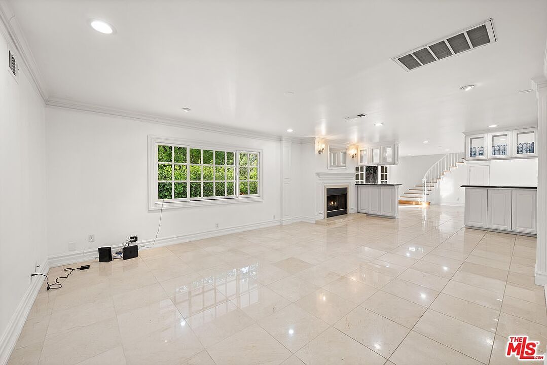 3601 Dellvale Pl Encino, CA 91436 - Thumbnail 3