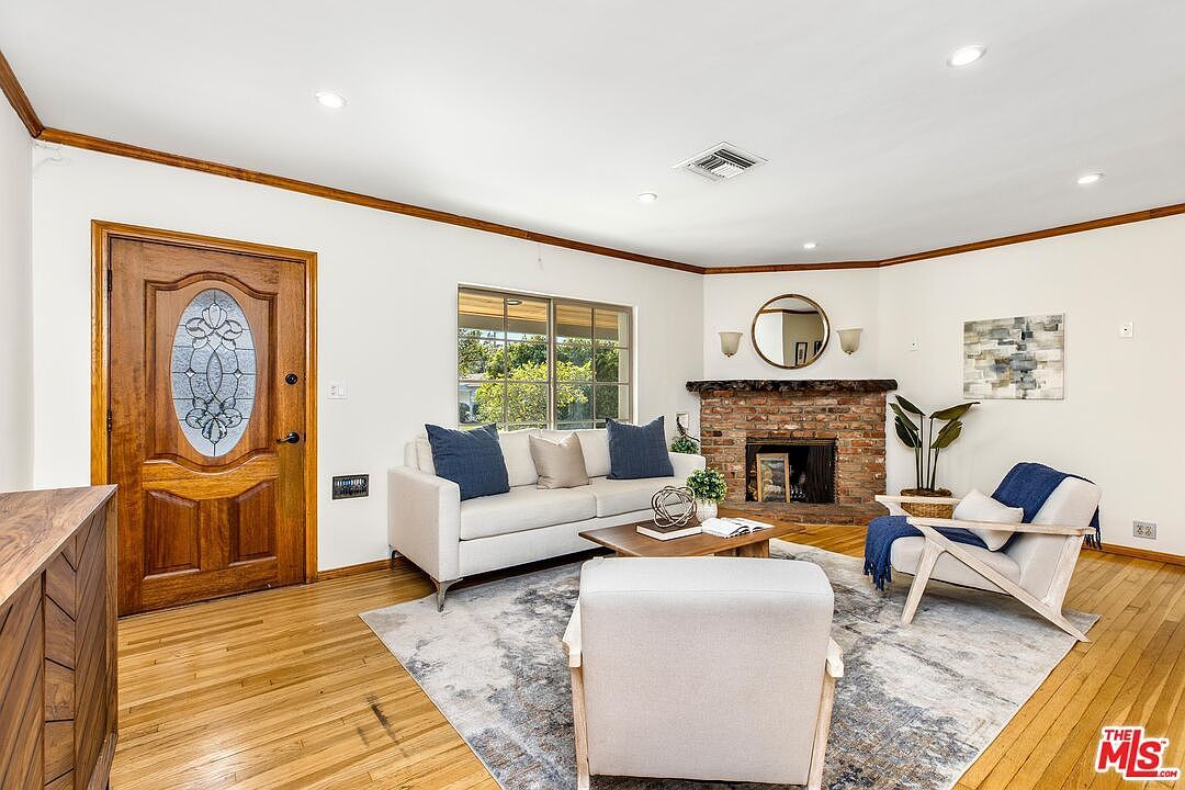 11261 Blix St North Hollywood, CA 91602 - Thumbnail 3