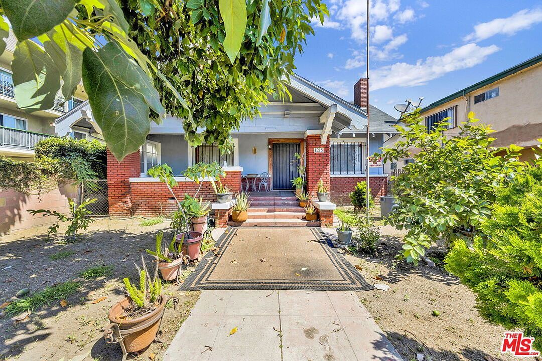 1215 W 39th Pl Los Angeles, CA 90037 - Thumbnail 3