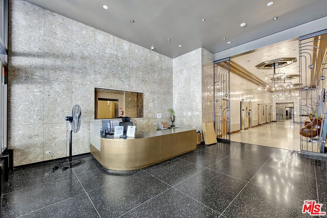 460 S Spring St APT 1110 Los Angeles, CA 90013 - Thumbnail 3
