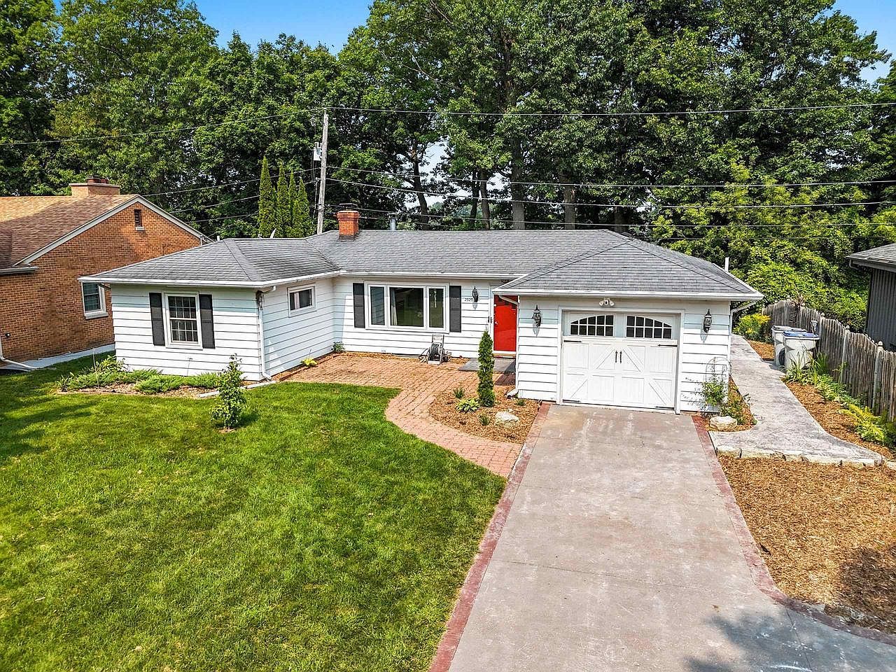 2323 Palisades Dr Appleton, WI 54915 - Thumbnail 3