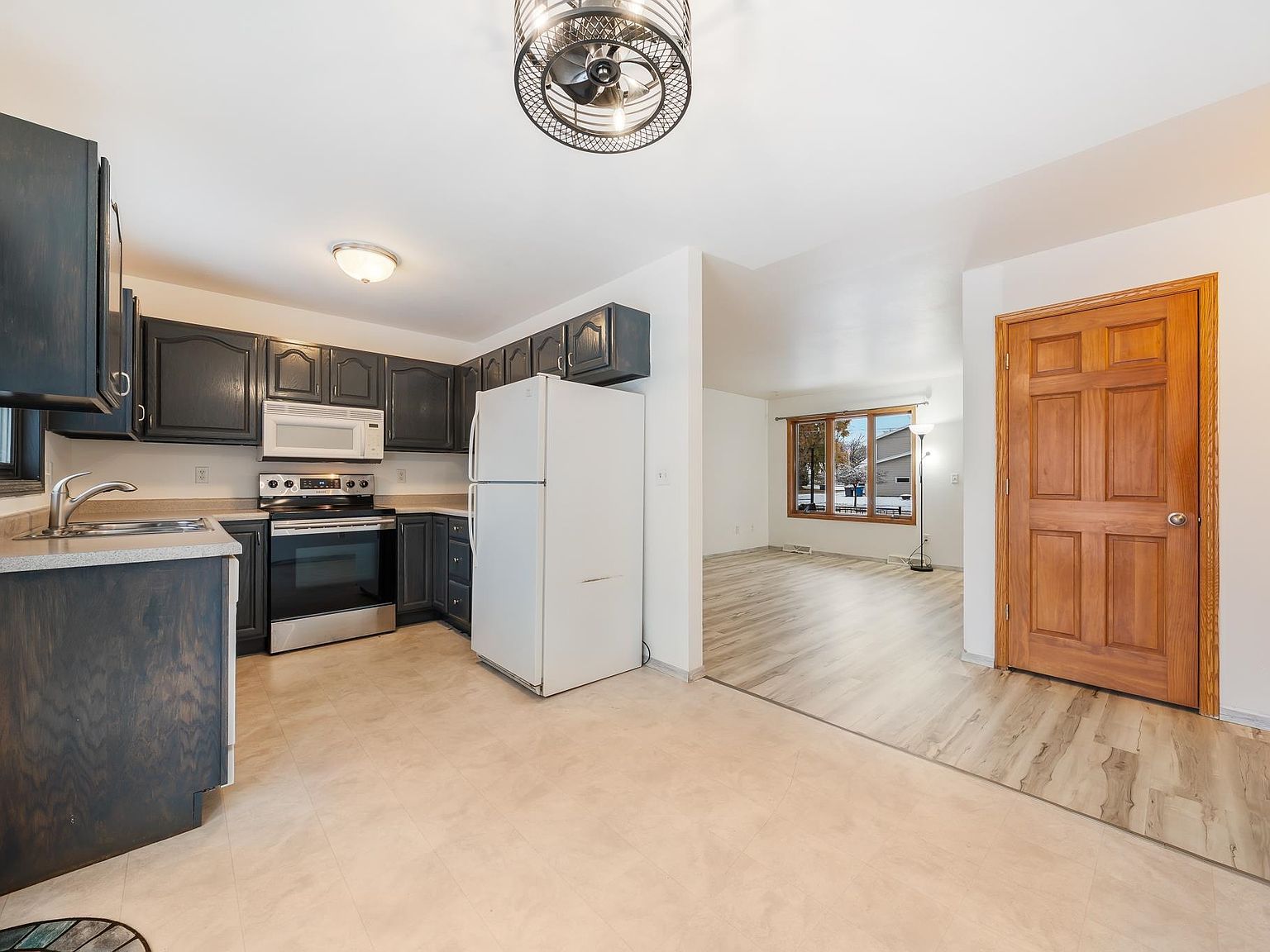 1431 Powers St Oshkosh, WI 54901 - Thumbnail 3