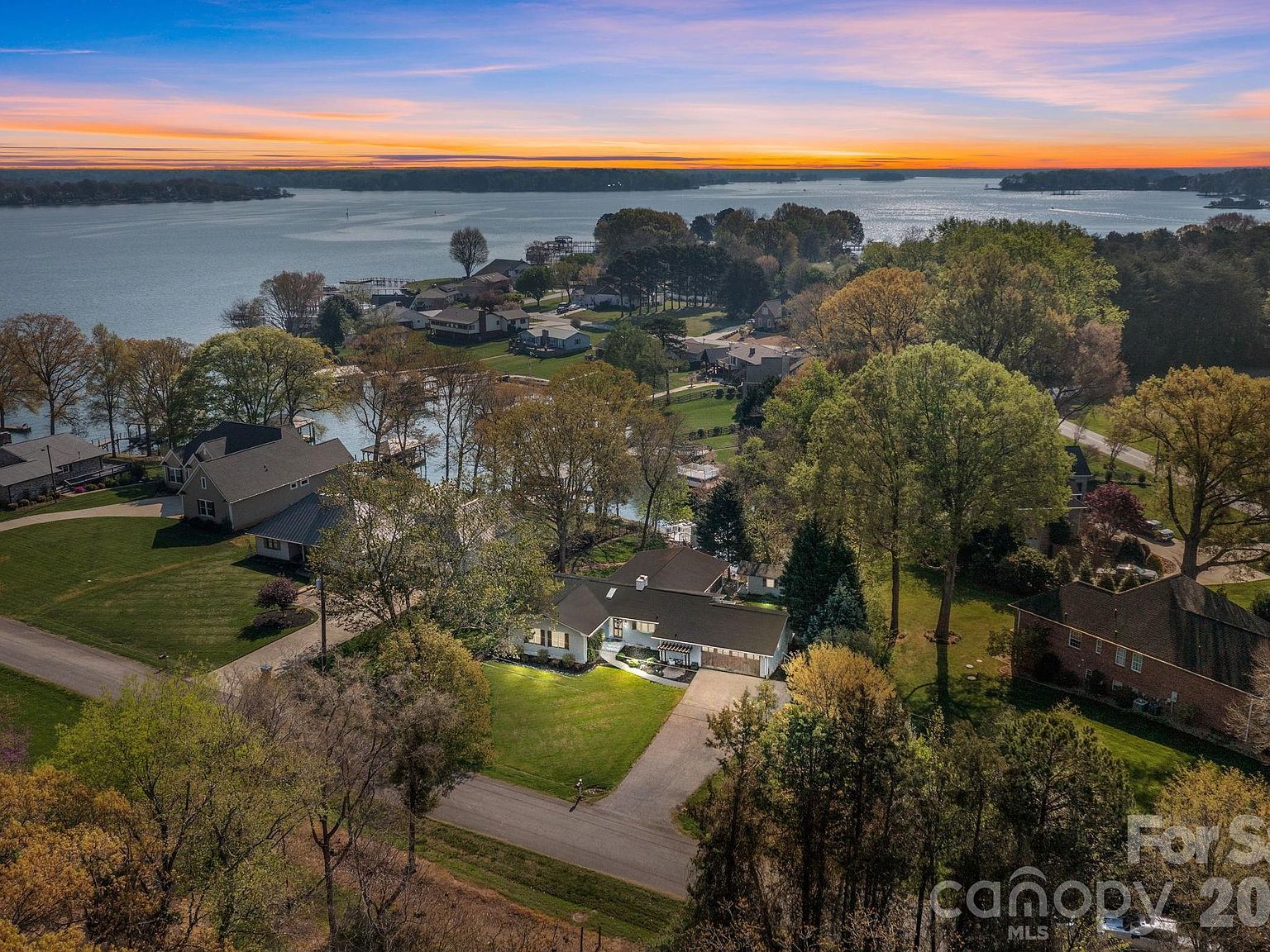 5218 Glenwood St Sherrills Ford, NC 28673 - Thumbnail 3