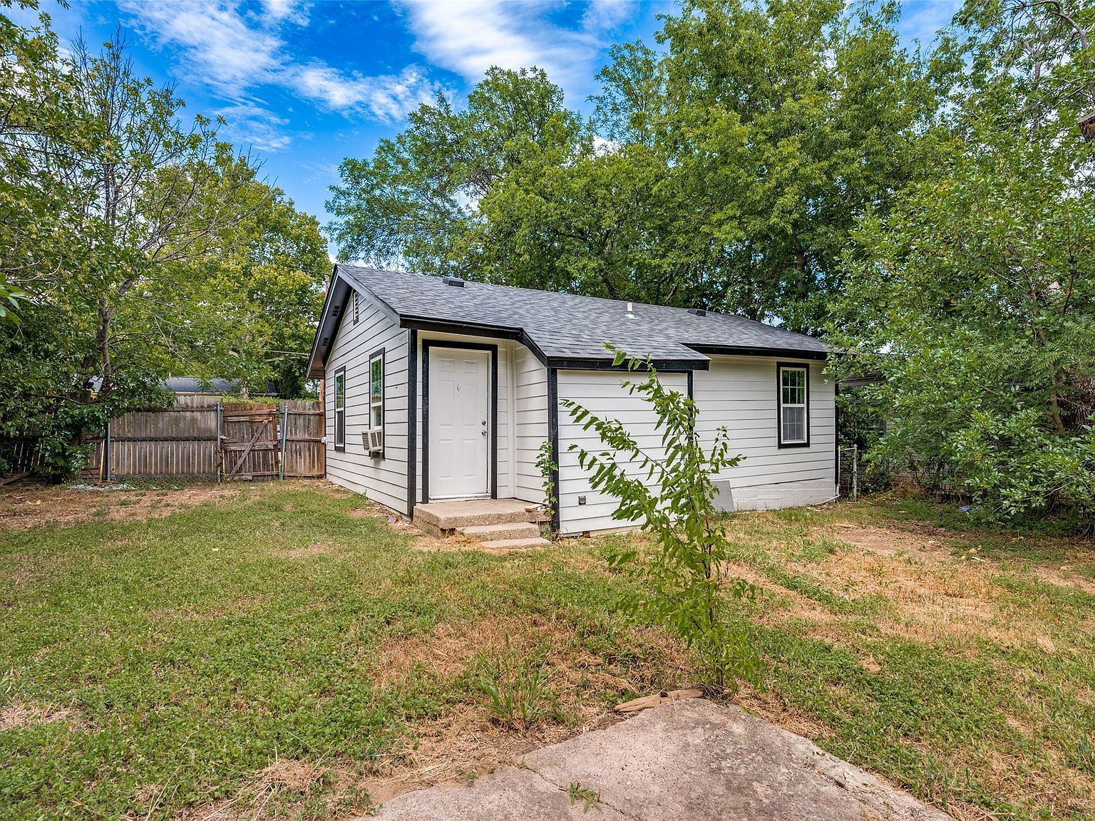 3712 Knox St Fort Worth, TX 76119 - Thumbnail 3