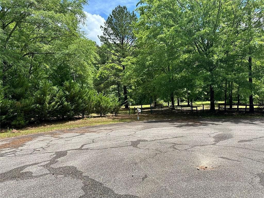 234 Vaughn Cir Griffin, GA 30223 - Thumbnail 3