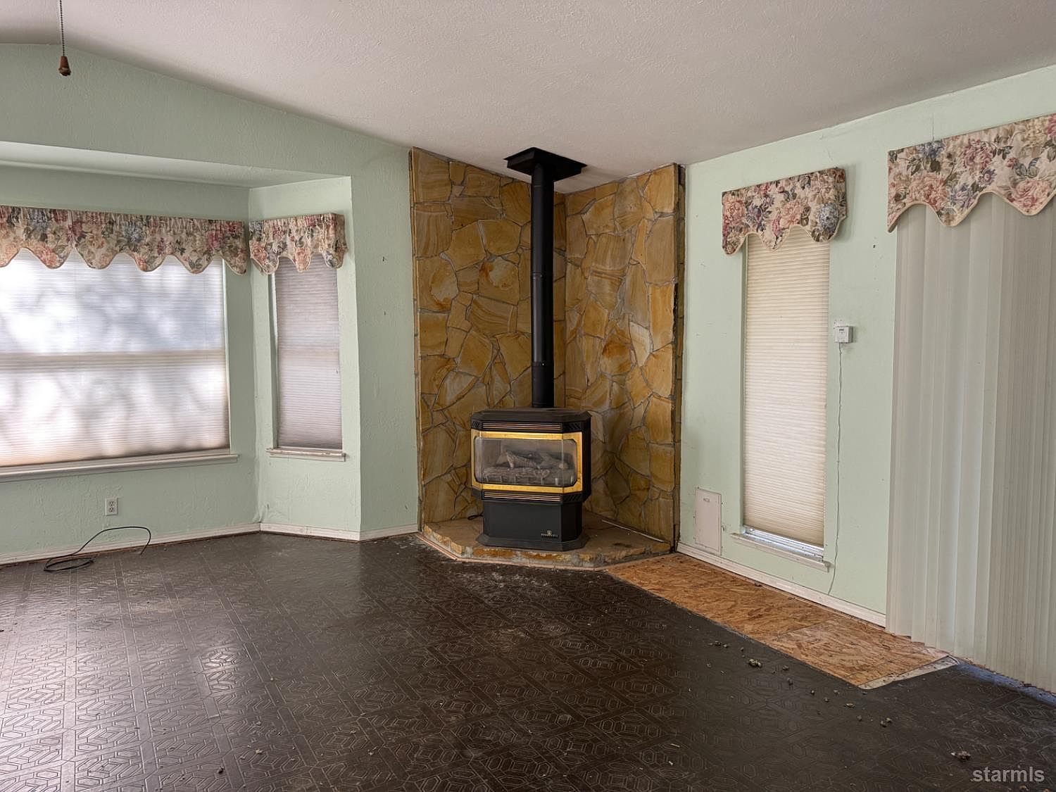 6001 Calico Ct Pollock Pines, CA 95726 - Thumbnail 3