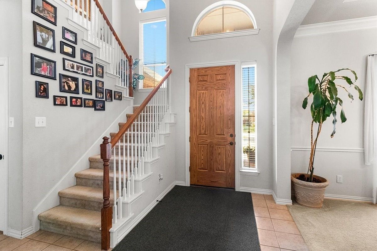 8402 Pecan Creek Dr Arlington, TX 76001 - Thumbnail 3