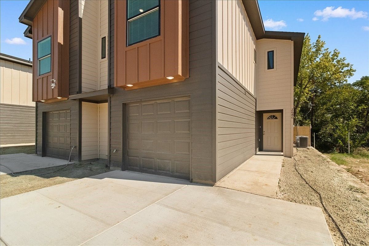 2644-2646 Hutchinson St Fort Worth, TX 76106 - Thumbnail 3