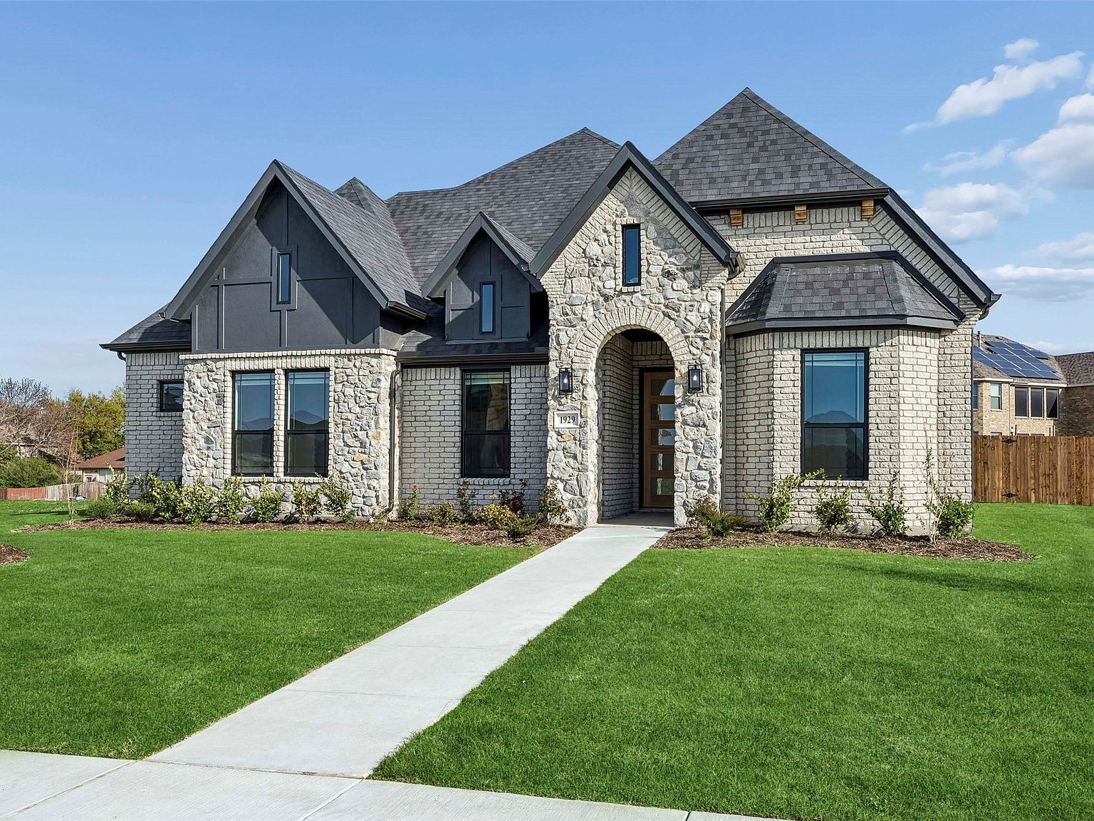 1929 Comanche Dr Desoto, TX 75115 - Thumbnail 3