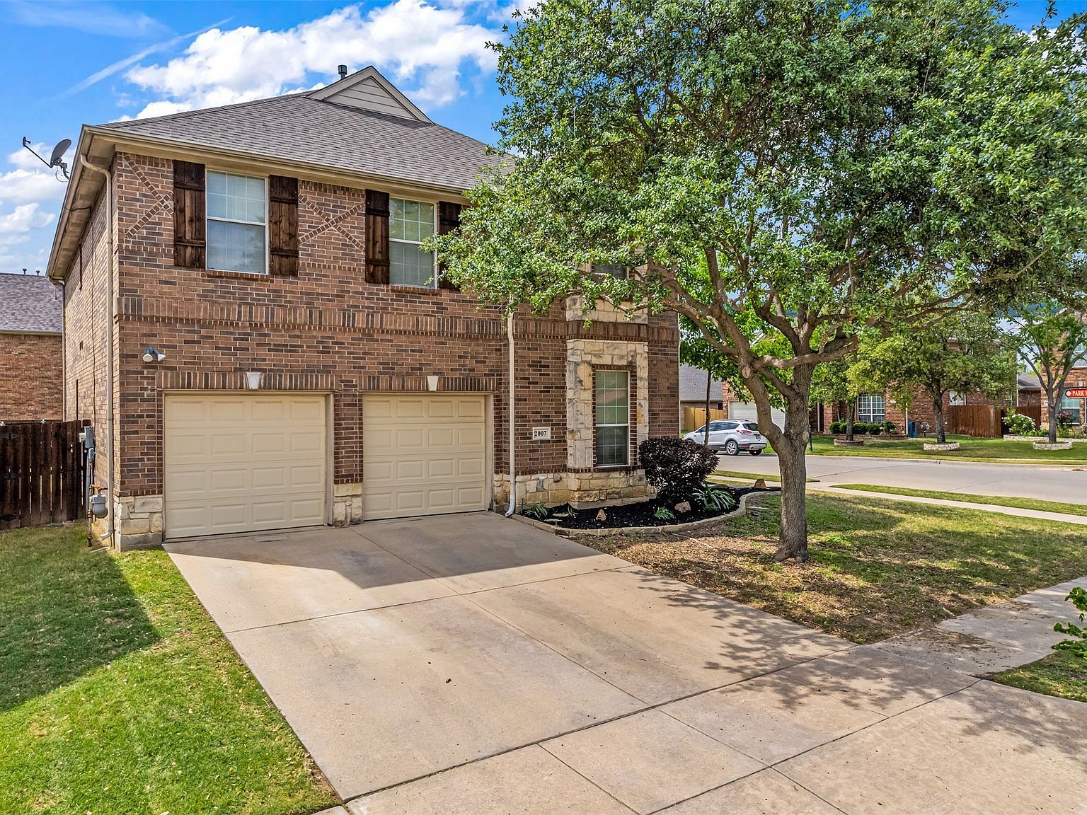 2007 Chittam Dr Euless, TX 76039 - Thumbnail 3