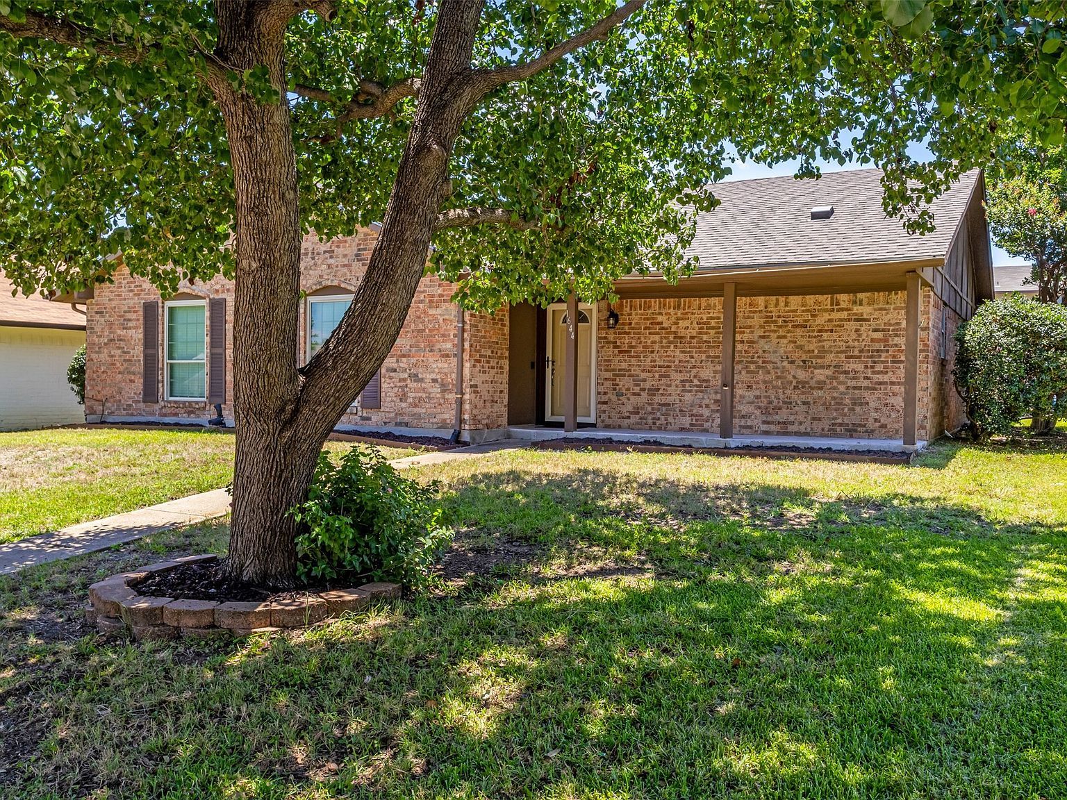 1644 Glenhill Ln Lewisville, TX 75077 - Thumbnail 3