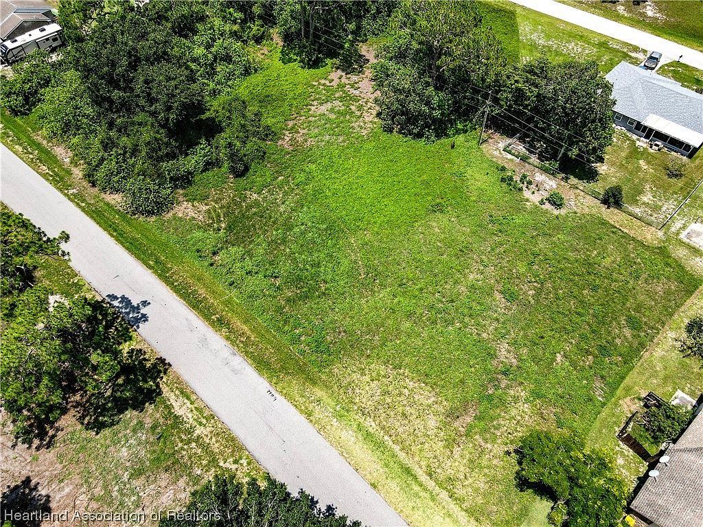 501 Serenade Ter Lake Placid, FL 33852 - Thumbnail 3