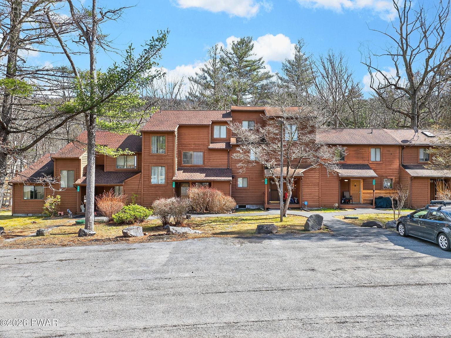 419 Tudor Ct Bushkill, PA 18324 - Thumbnail 3