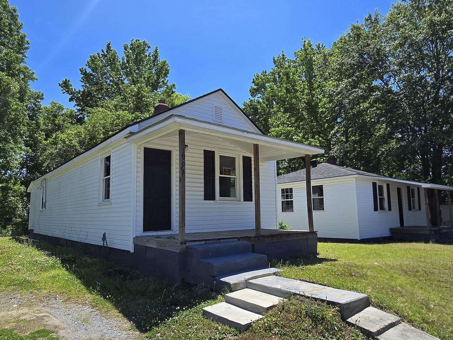 1903 S Pitt St Greenville, NC 27834 - Thumbnail 3