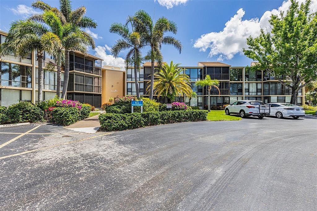 618 Bird Bay Dr S APT 113 Venice, FL 34285 - Thumbnail 3