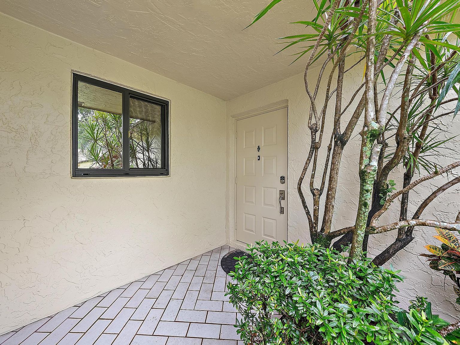 5270 Nesting Way APT B Delray Beach, FL 33484 - Thumbnail 3