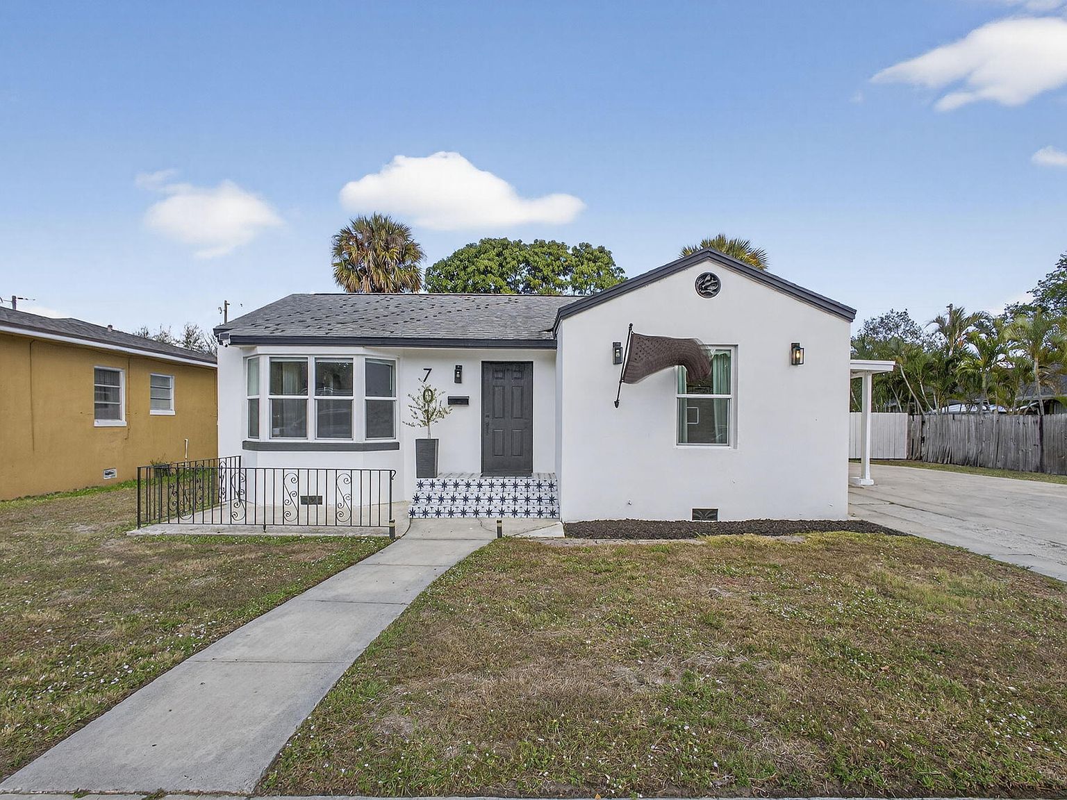 701 37th St West Palm Beach, FL 33407 - Thumbnail 3